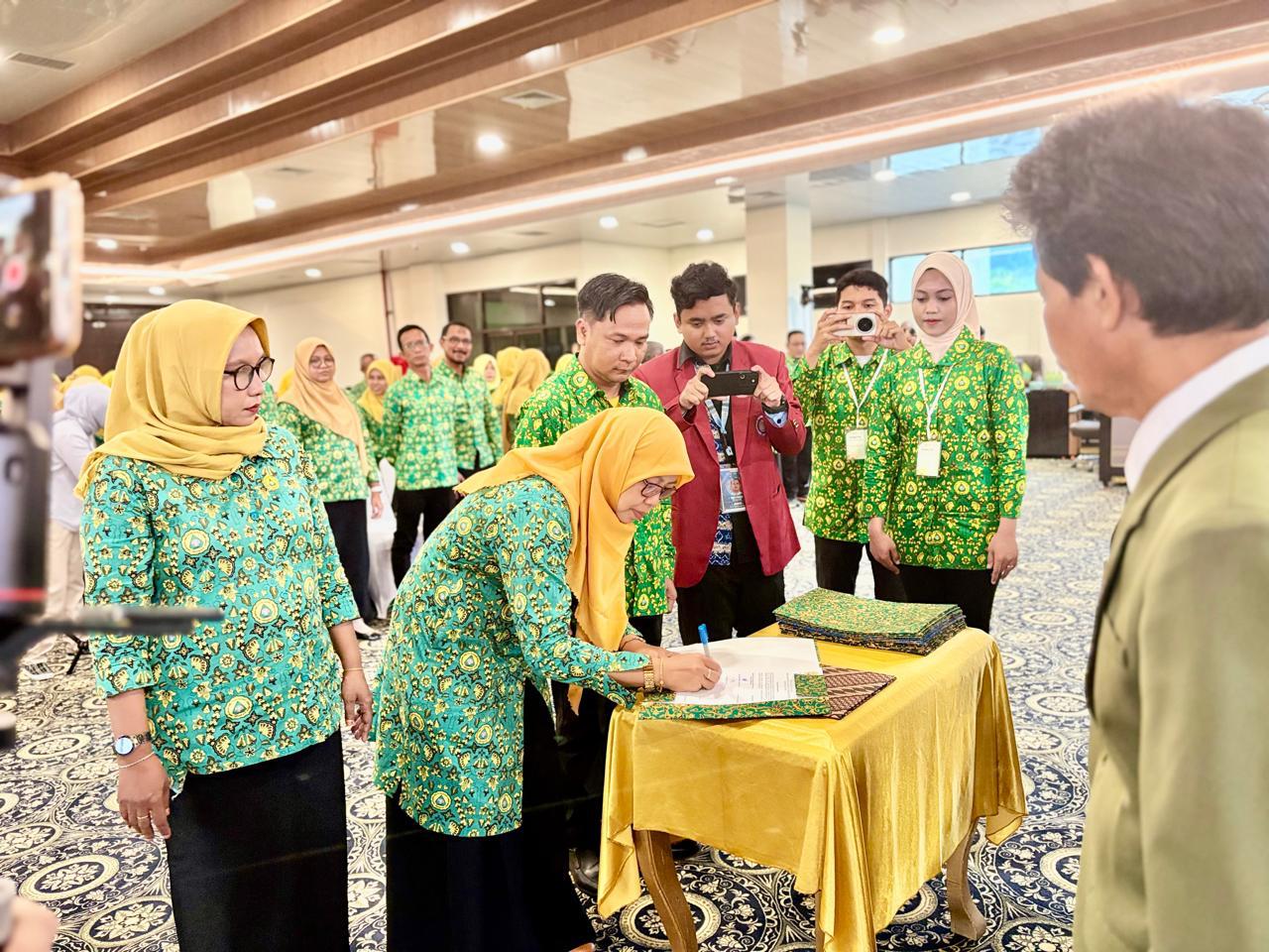 Pemkab. Kotabaru Hadiri Pelantikan HAKLI dan Seminar Nasional Se-KalSel