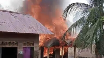 Desa Telang Dilanda Kebakaran, Tiga Rumah Hangus dan Kerugian Capai Rp450 Juta
