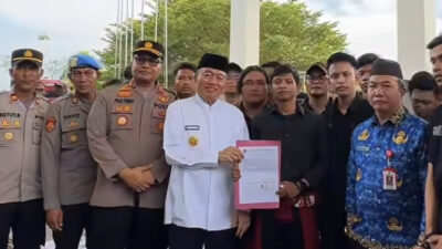 Demo BEM se-Kalsel, Gubernur Muhidin Teken Komitmen Perbaikan Pendidikan