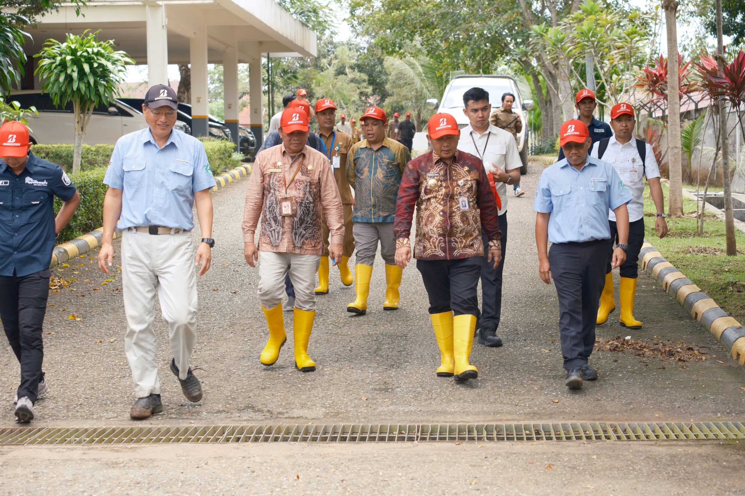 Dukung Ekonomi Desa, HST Teken MoU dengan Bridgestone Soal Karet USS