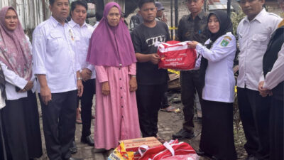 Pemkab Tanah Bumbu Salurkan Bantuan untuk Korban Kebakaran di Simpang Empat