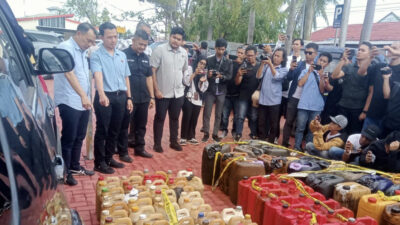 Polda Kalsel Bongkar Penimbunan 1.310 Liter Solar Subsidi di Hulu Sungai Selatan, Tiga Orang Ditangkap