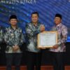 Bupati Barito Kuala Terima Dua Penghargaan Pelayanan Publik dari Kementerian PANRB