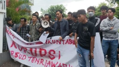 Dugaan Korupsi Rp 360 Miliar, Mahasiswa Minta Bupati Bone Pecat Direktur RSUD Tenriawaru