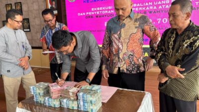 Eksekusi Terpidana Korupsi di HST, Kejari Sita dan Kembalikan Uang Negara Rp405 Juta Lebih