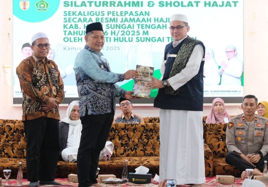 144 Calon Haji Asal HST Dilepas, Bupati: Jaga Niat dan Kebersamaan