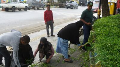 Bang Arul Gaungkan “Aksi Jumat Bersih” untuk Lingkungan Sehat di Tanah Bumbu
