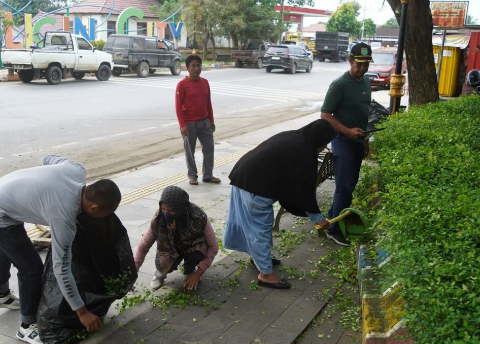 Bang Arul Gaungkan “Aksi Jumat Bersih” untuk Lingkungan Sehat di Tanah Bumbu