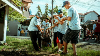 Warga RT 33 Komplek Surya Sakti Kompak di Momen Qurban, Generasi Muda Mulai Ambil Peran