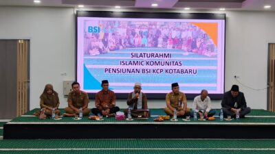 ⁠Pensiunan BSI Kotabaru Gelar Silaturahmi dan Edukasi Keuangan Digital di Masjid Apung