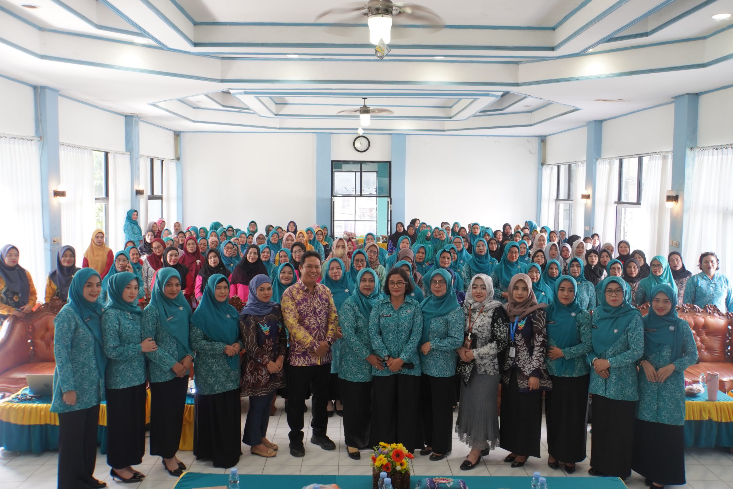 PKK Kotabaru Bekali Orang Tua Hadapi Risiko Digital