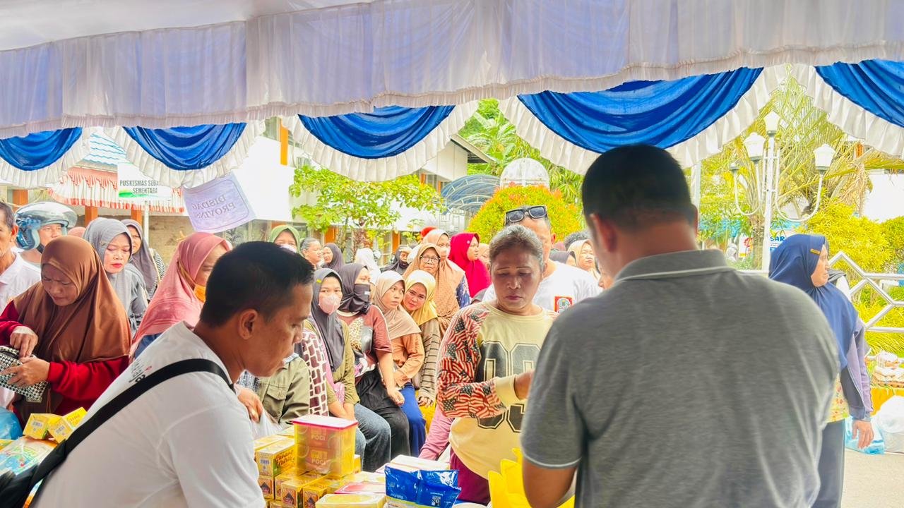Sambut Lebaran, Pemkab Kotabaru Gelar Pasar Murah di Siring Laut