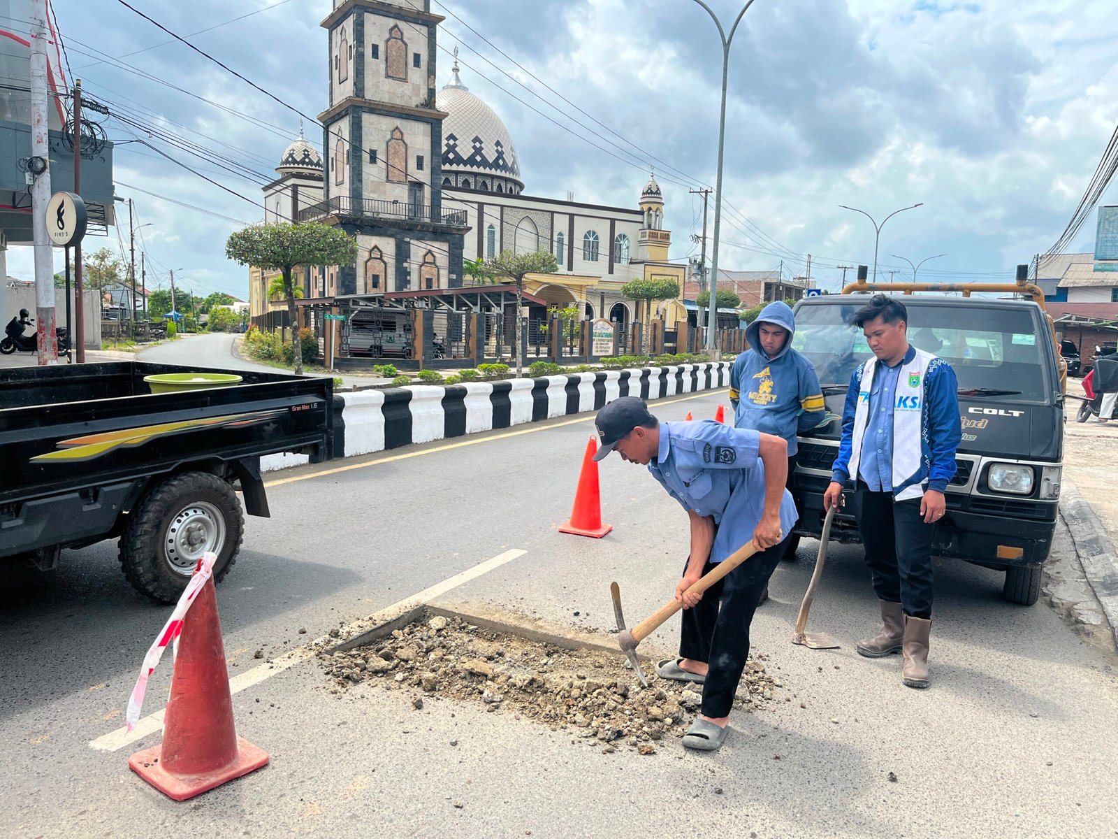 Pulihkan Kondisi Jalan Pascaperbaikan Jaringan, PT Air Minum Bersujud Rampungkan Pengaspalan
