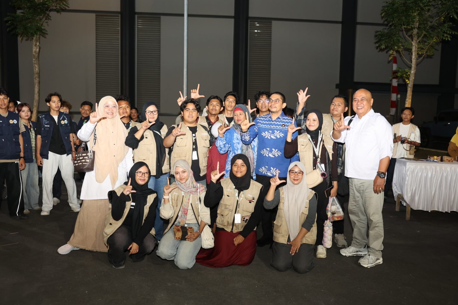 300 Mahasiswa ULM Tuntaskan KKN di 19 Desa Tanah Bumbu, Bupati Apresiasi Kontribusinya