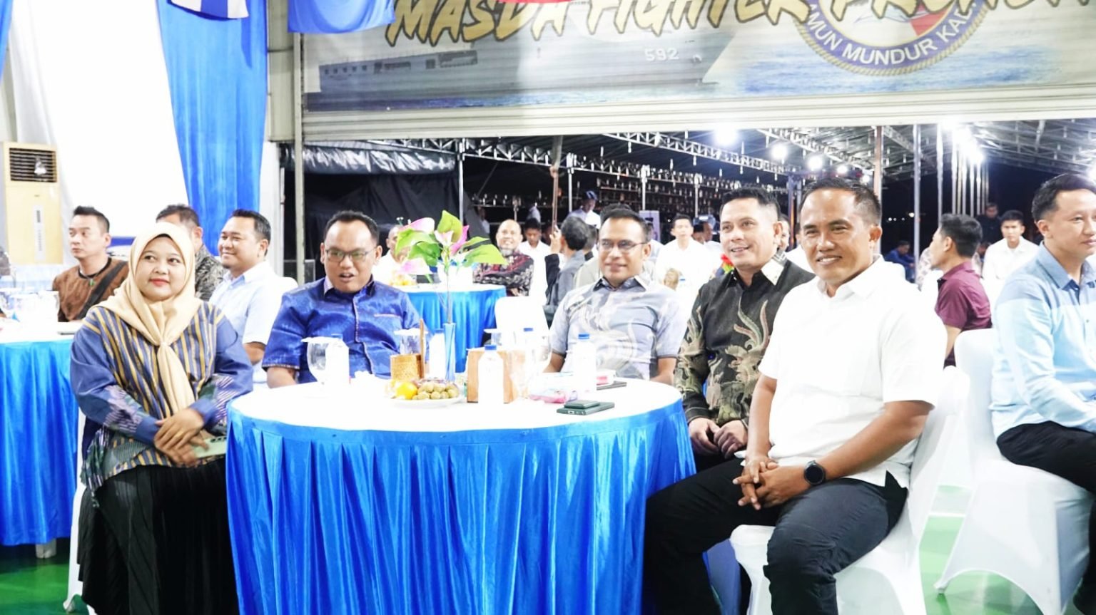 Forkopimda Kotabaru Hadiri Malam Keakraban Penutupan Kunjungan KRI Banjarmasin-592